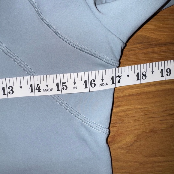 Alo Yoga Fitted Full Zip Performance Jacket Thumbholes Gray Athleisure - Picture 6 of 8